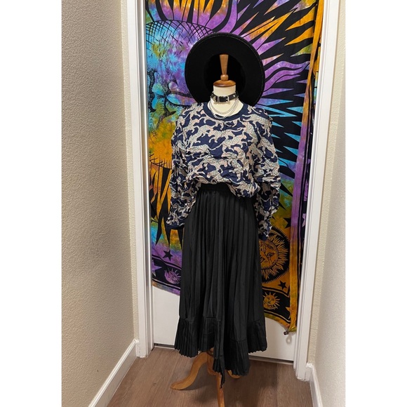 🌈 Lovely modern colorful art top - Picture 10 of 11